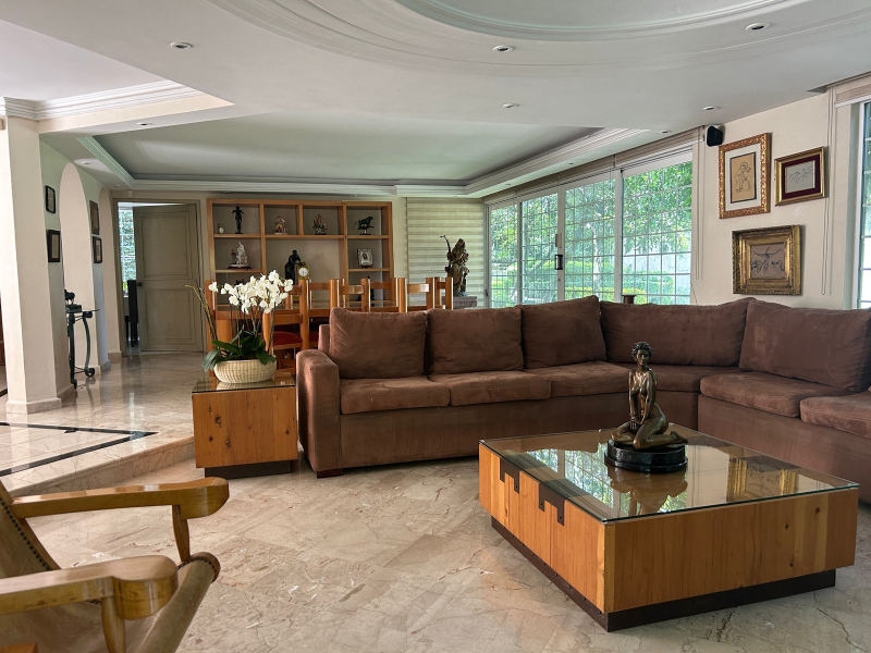 CASA EN VENTA EN PRIVADA - PASEO DE LOS LAURELES- BOSQUES DE LAS LOMAS