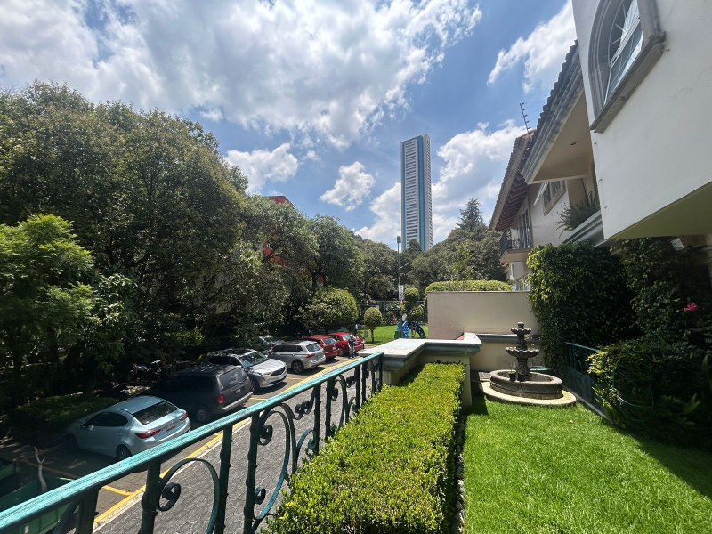 CASA EN VENTA EN PRIVADA - PASEO DE LOS LAURELES- BOSQUES DE LAS LOMAS