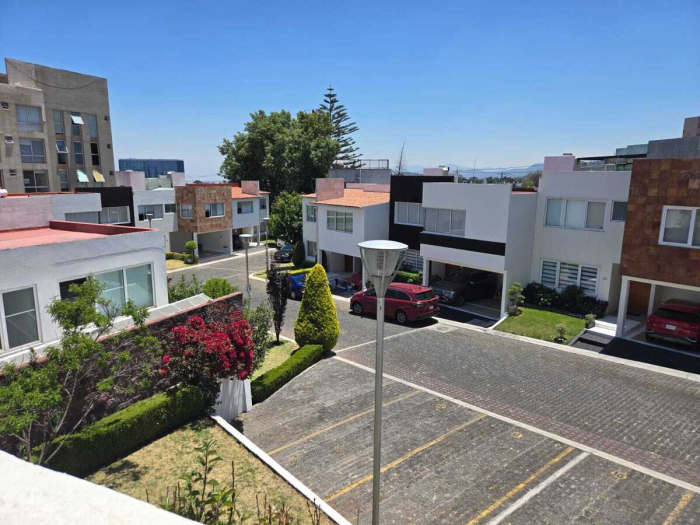 Casa en Venta en Cuajimalpa - Cerca de la Universidad Ibero y Tec de Monterrey