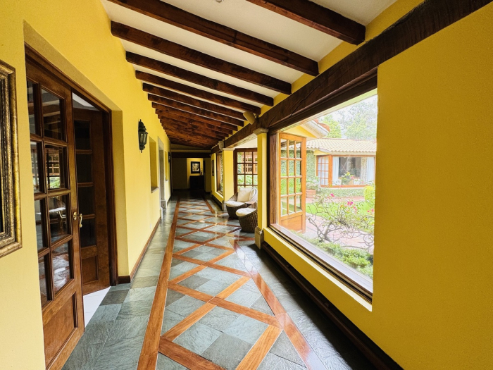 VENTA CASA EN LOMAS HIP�?DROMO