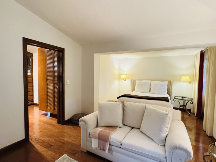 VENTA CASA EN LOMAS HIP�?DROMO