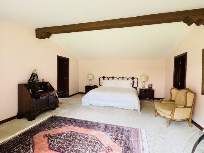 VENTA CASA EN LOMAS HIP�?DROMO