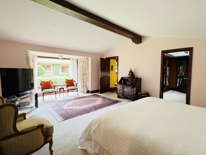 VENTA CASA EN LOMAS HIP�?DROMO