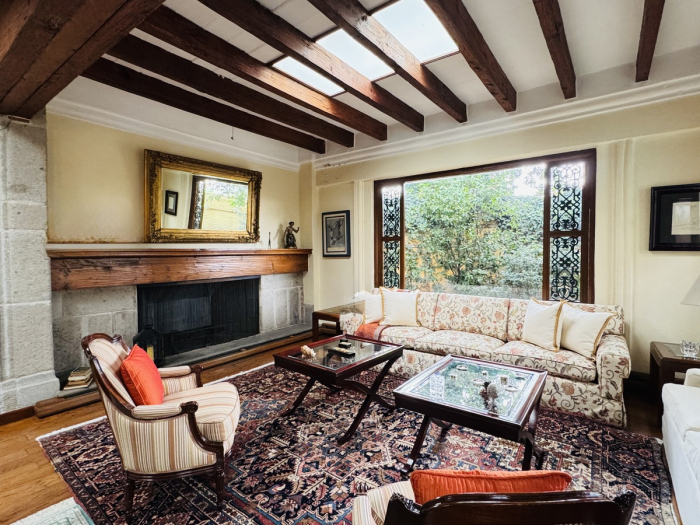 VENTA CASA EN LOMAS HIP�?DROMO