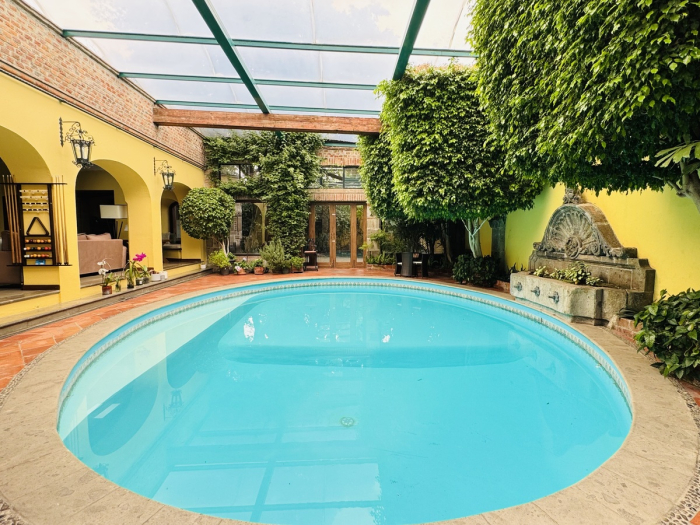 VENTA CASA EN LOMAS HIP�?DROMO