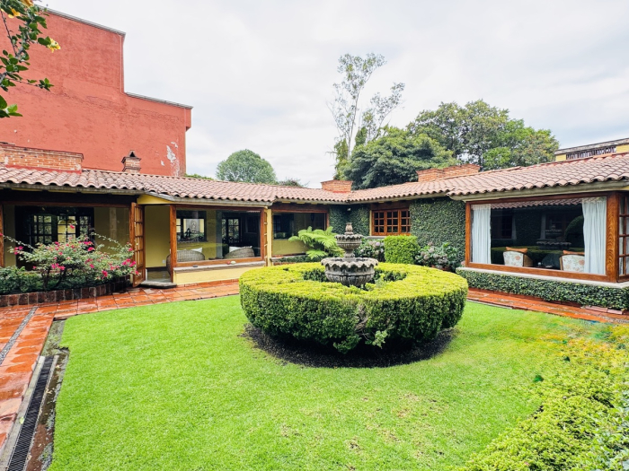 VENTA CASA EN LOMAS HIP�?DROMO