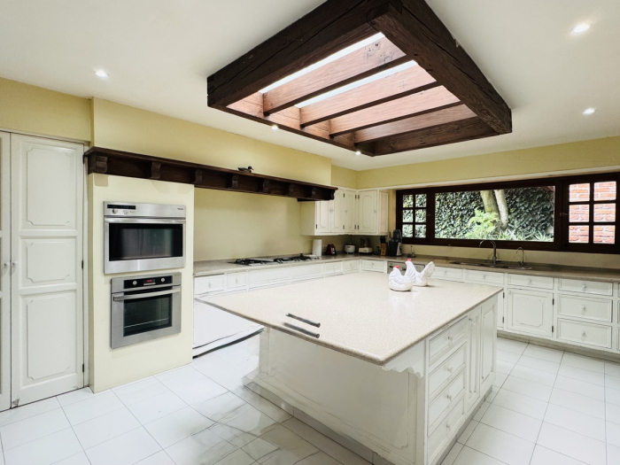 VENTA CASA EN LOMAS HIP�?DROMO