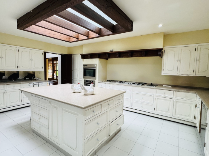 VENTA CASA EN LOMAS HIP�?DROMO