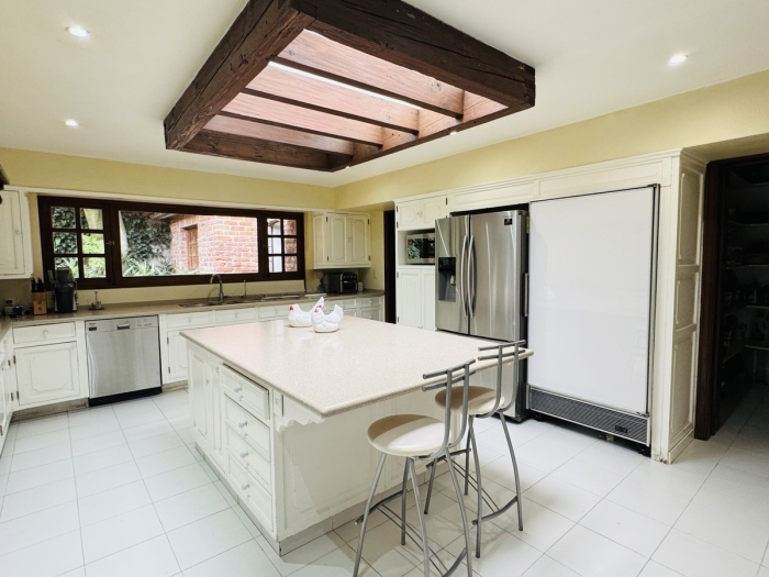 VENTA CASA EN LOMAS HIP�?DROMO