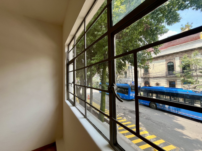 Rento Departamento En La Colonia Roma. Dos Recámaras. Edificio De época