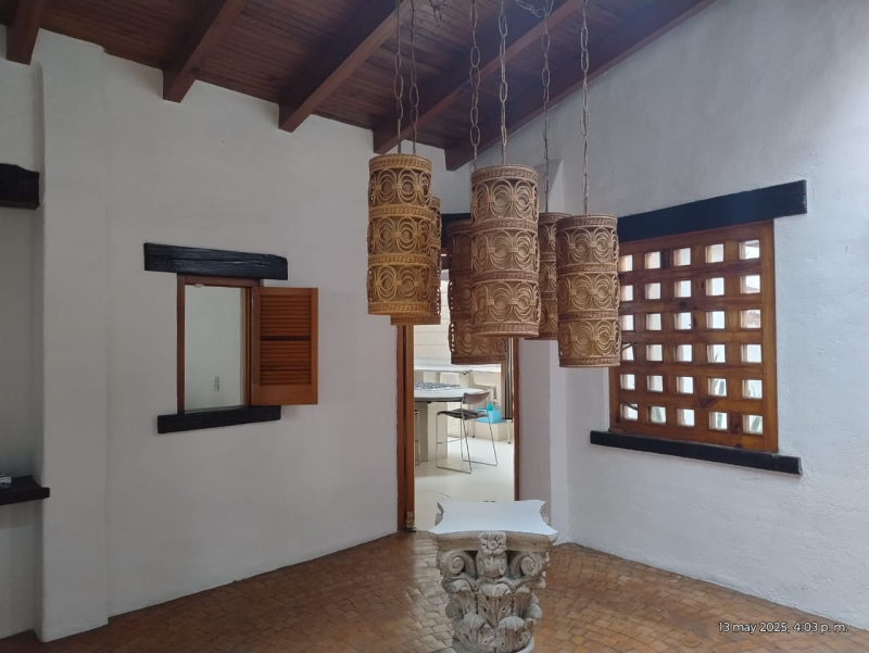 VENTA Casa En Avenida Hidalgo, Cerca De Rancho San Francisco .