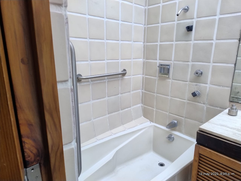 VENTA Casa En Avenida Hidalgo, Cerca De Rancho San Francisco .