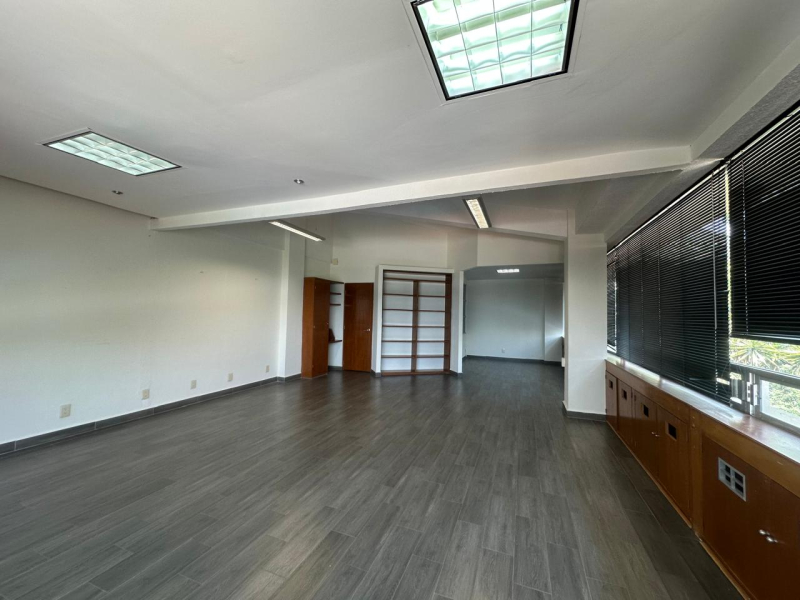 Oficina en Venta en Ciudad Brisa, Naucalpan �?? 50 m² de Espacio Profesional