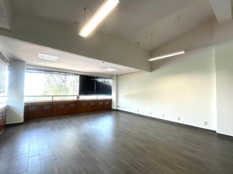 Oficina en Venta en Ciudad Brisa, Naucalpan �?? 50 m² de Espacio Profesional