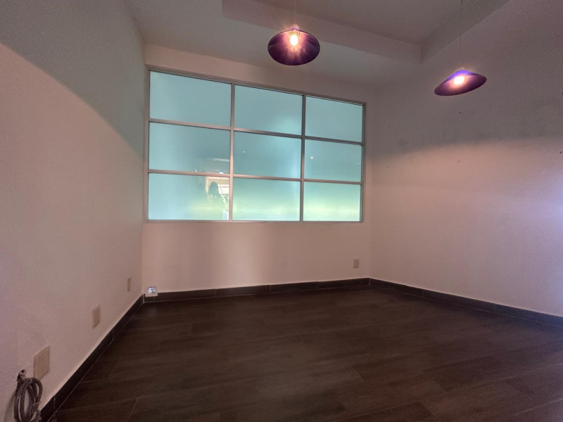 Oficina en Venta en Ciudad Brisa, Naucalpan �?? 50 m² de Espacio Profesional