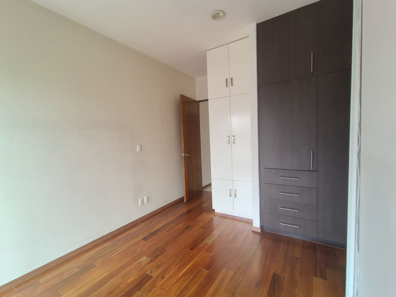 Renta Departamento en Grand Tower Del Valle, 3 recamaras piso 4
