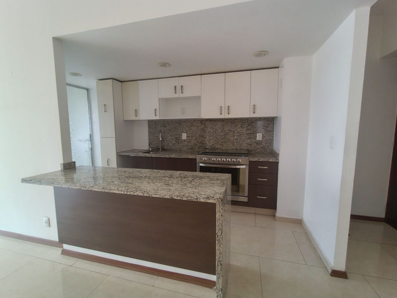 Renta Departamento en Grand Tower Del Valle, 3 recamaras piso 4