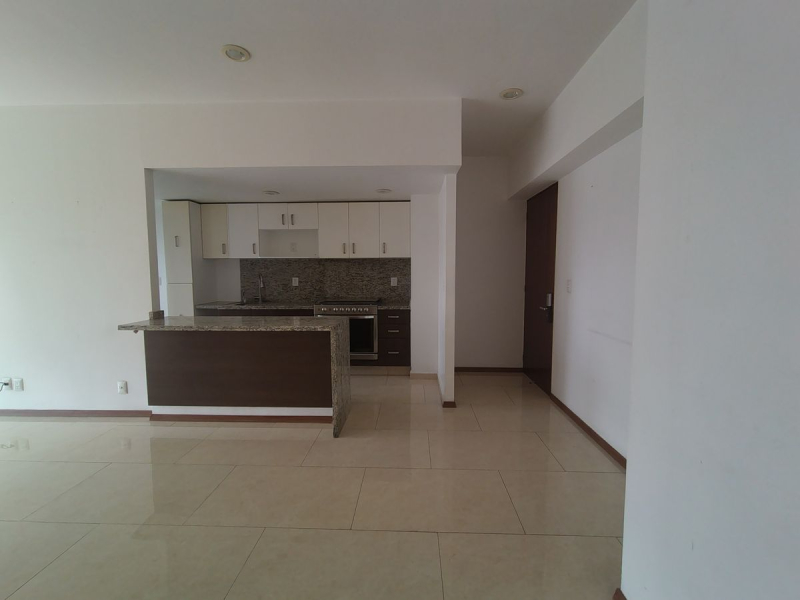 Renta Departamento en Grand Tower Del Valle, 3 recamaras piso 4