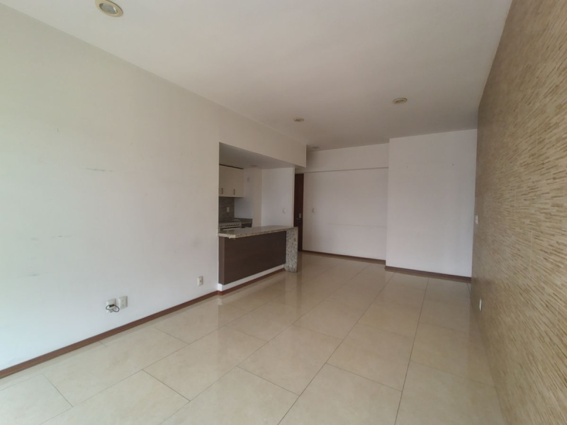 Renta Departamento en Grand Tower Del Valle, 3 recamaras piso 4