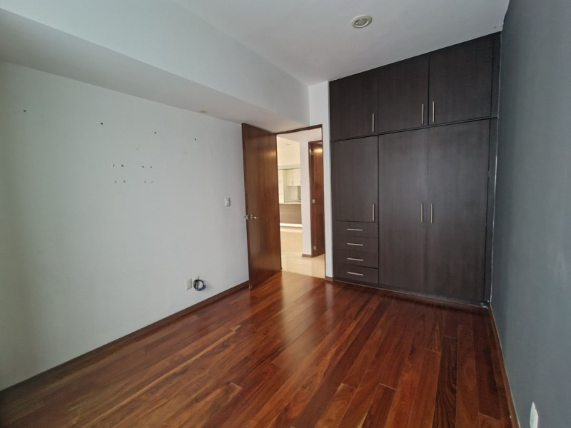Renta Departamento en Grand Tower Del Valle, 3 recamaras piso 4