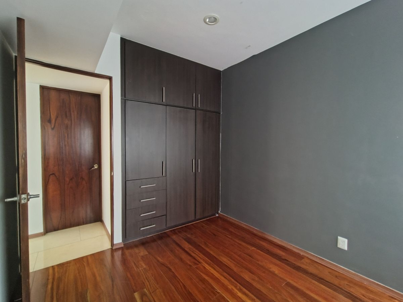 Renta Departamento en Grand Tower Del Valle, 3 recamaras piso 4
