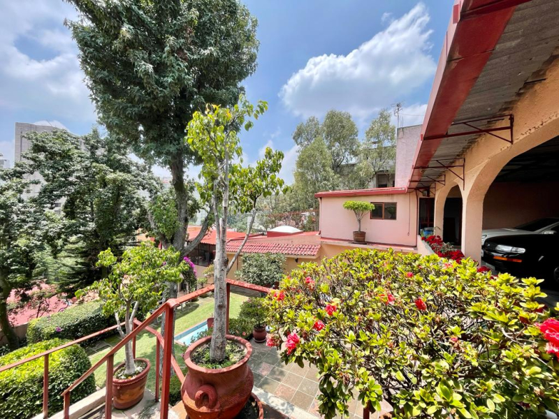 Casa con gran potencial en venta �?? Lomas de Tecamachalco