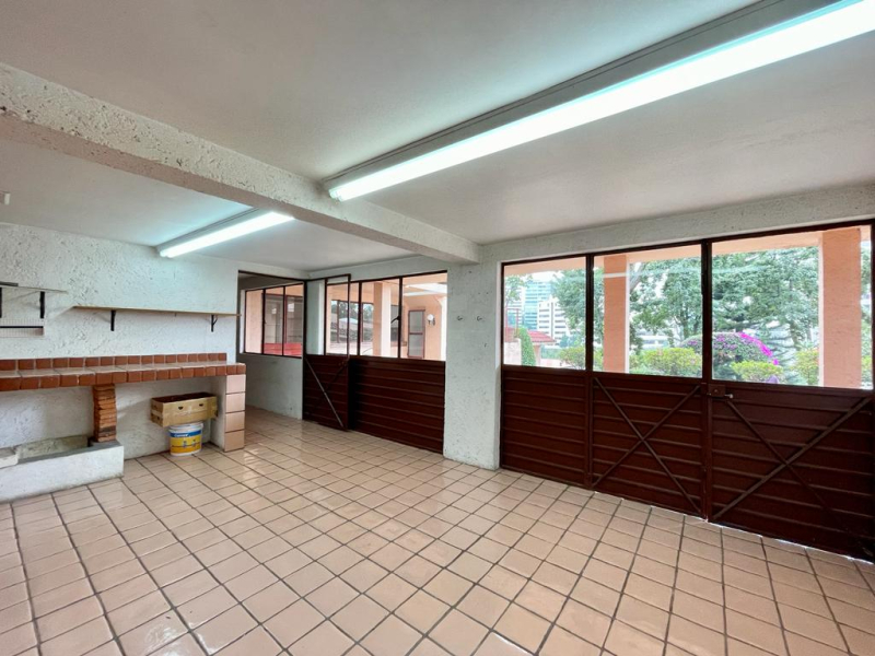 Casa con gran potencial en venta �?? Lomas de Tecamachalco