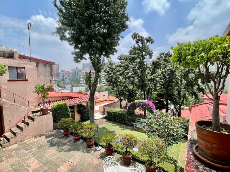 Casa con gran potencial en venta �?? Lomas de Tecamachalco