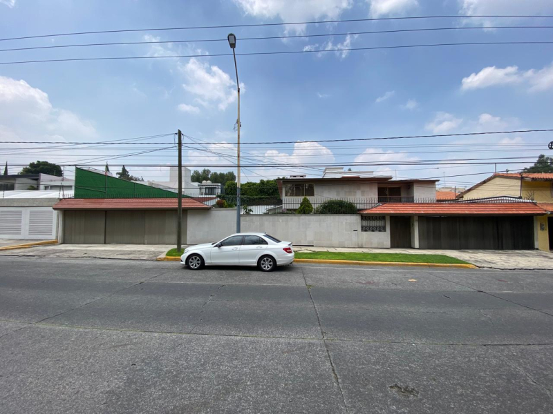 VENTA CASA EN SATELITE 2 TERRENOS 