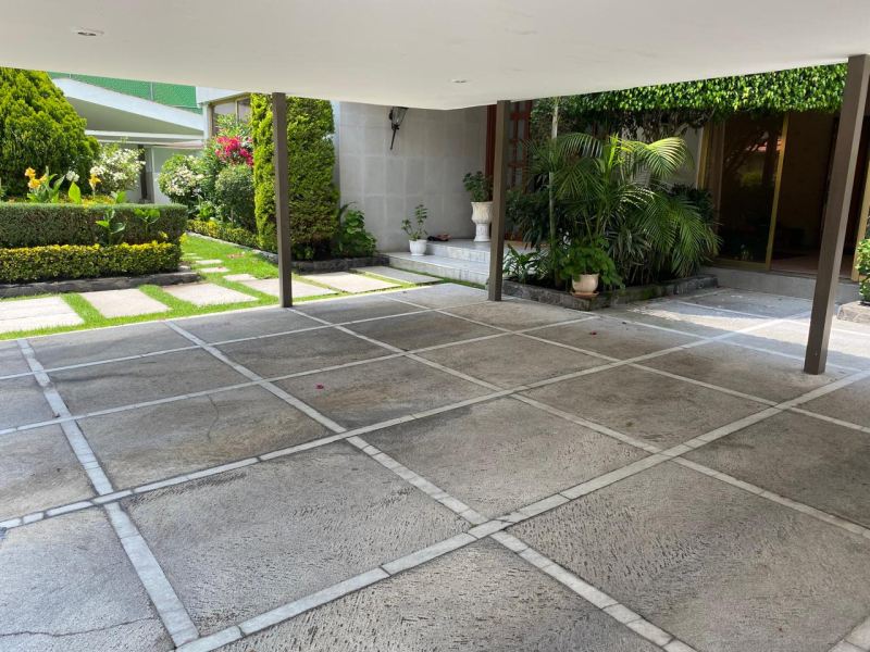 VENTA CASA EN SATELITE 2 TERRENOS 