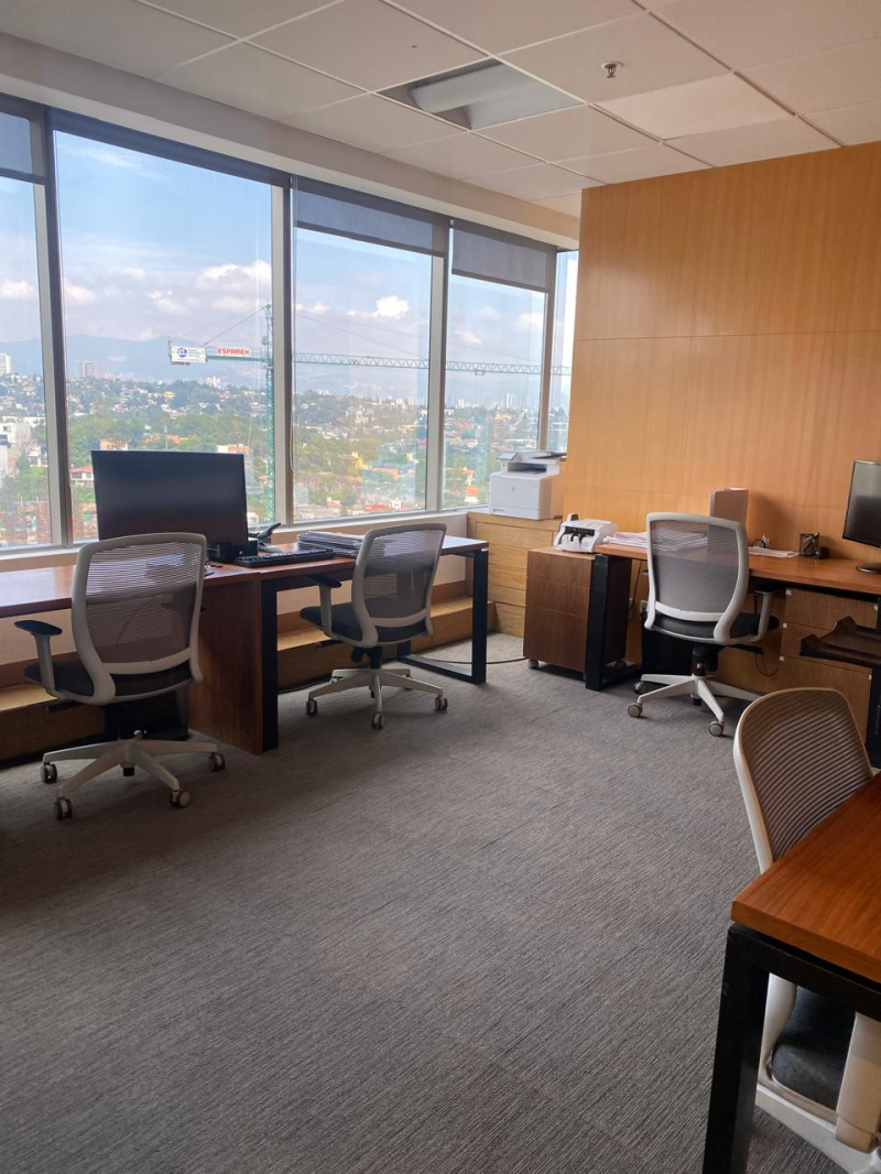 Oficinas De Lujo Con Excelente Ubicación En Lomas Altas