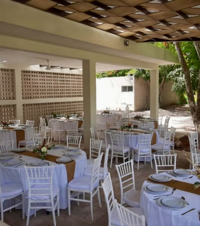 Gran Hotel Boutique en Venta en Conkal.