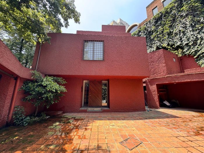 Casa en Renta en parte baja de Bosque de las Lomas