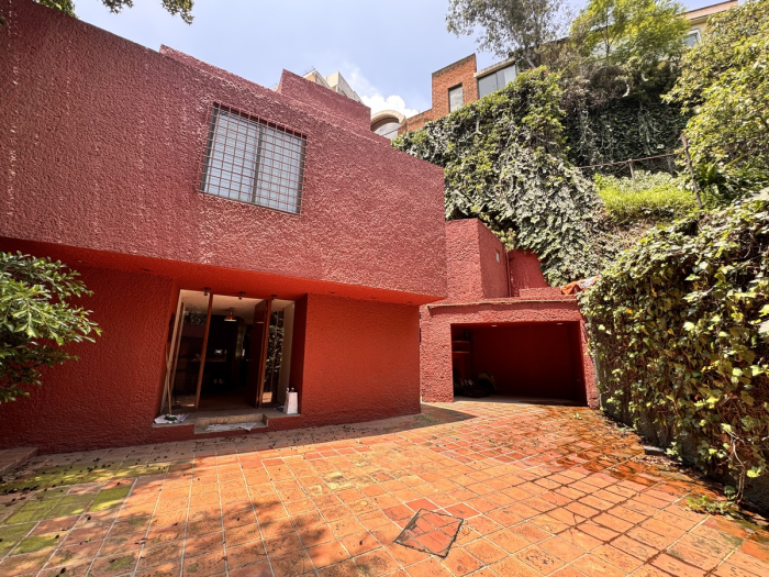Casa en Renta en parte baja de Bosque de las Lomas