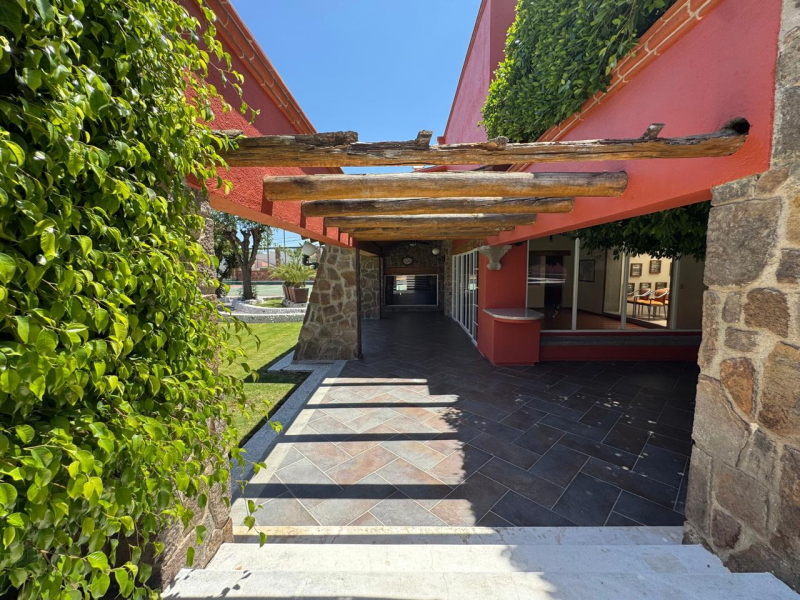 Gran oportunidad venta de propiedad con 4 casas en Tequisquiapan