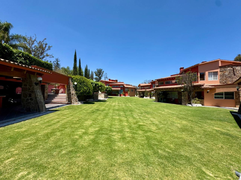 Gran oportunidad venta de propiedad con 4 casas en Tequisquiapan