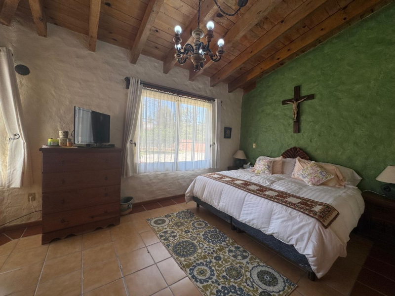 Gran oportunidad venta de propiedad con 4 casas en Tequisquiapan