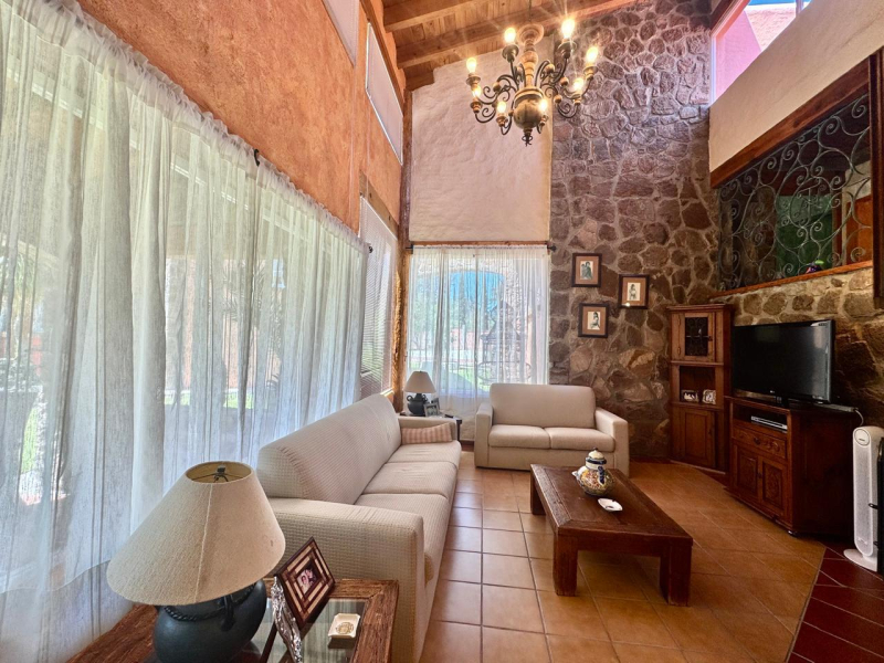 Gran oportunidad venta de propiedad con 4 casas en Tequisquiapan