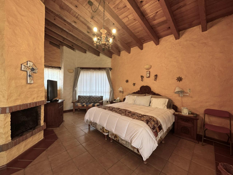 Gran oportunidad venta de propiedad con 4 casas en Tequisquiapan