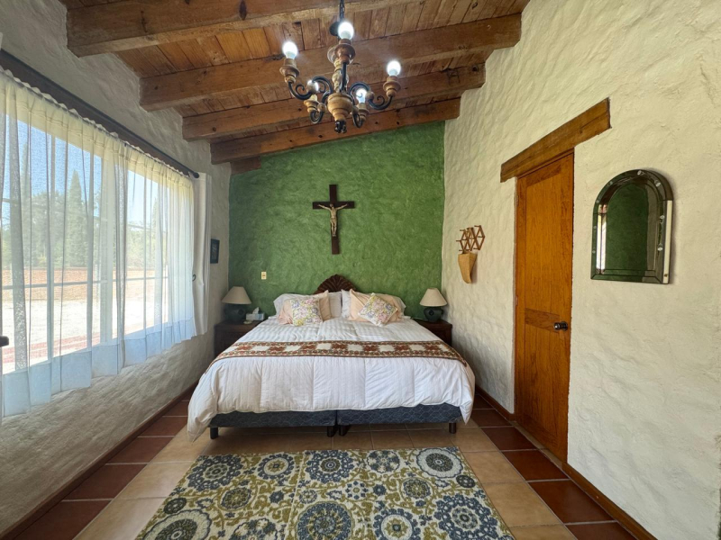 Gran oportunidad venta de propiedad con 4 casas en Tequisquiapan