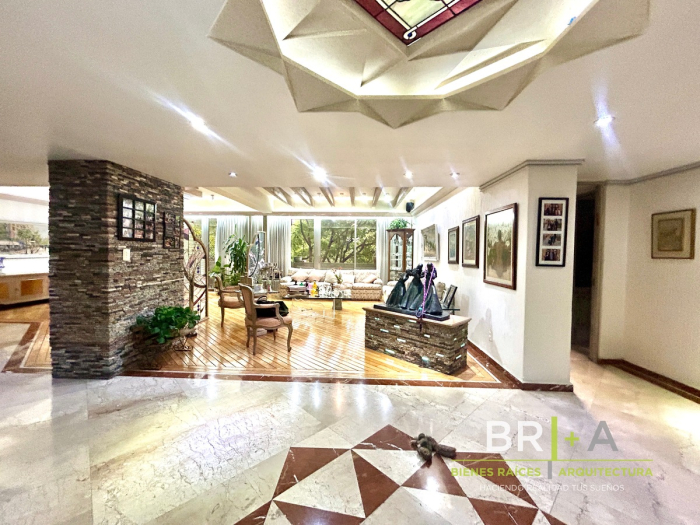 Departamento con terraza en venta en Lomas de chapultepec .