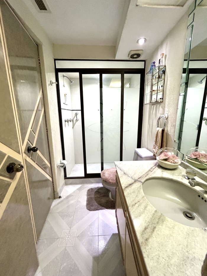 Departamento Con Terraza En Venta En Lomas De Chapultepec .