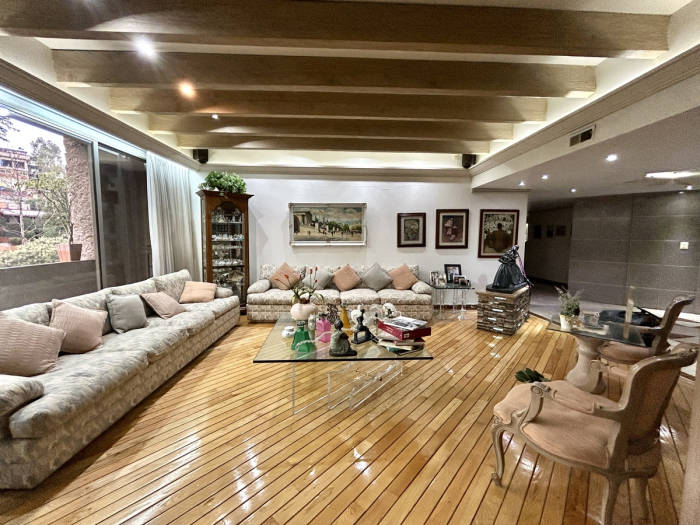 Departamento Con Terraza En Venta En Lomas De Chapultepec .