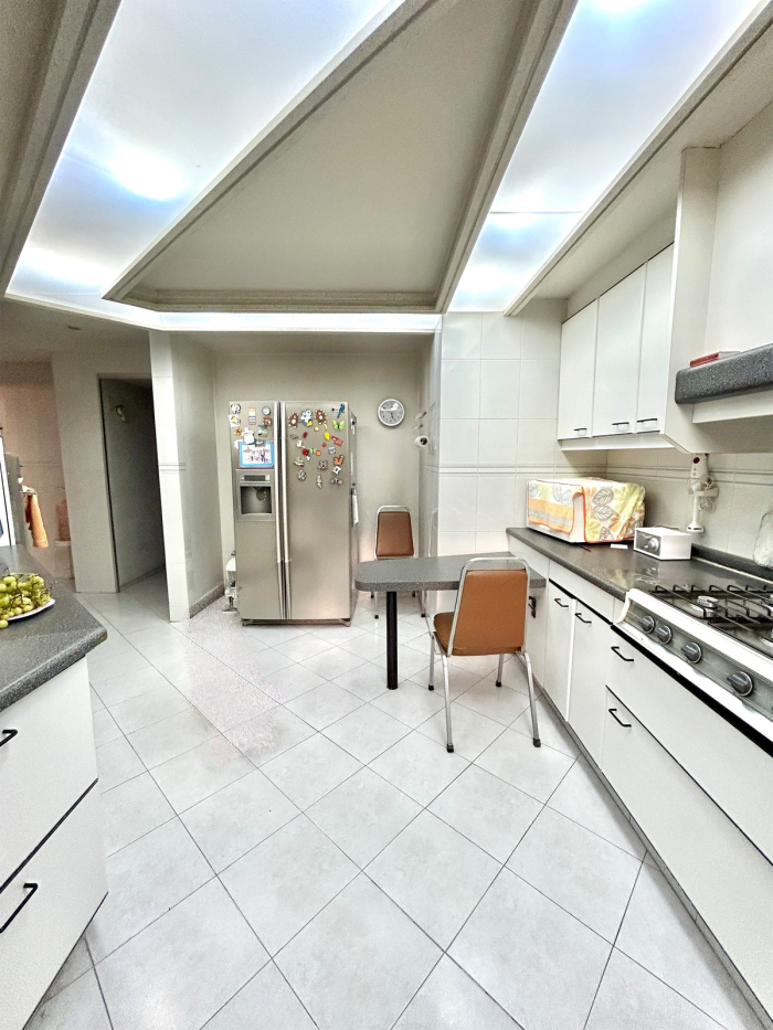 Departamento Con Terraza En Venta En Lomas De Chapultepec .