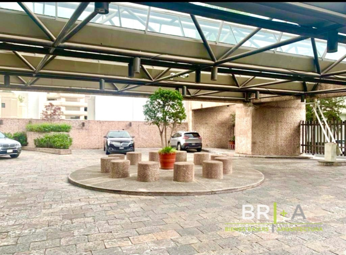 Departamento Con Terraza En Venta En Lomas De Chapultepec .