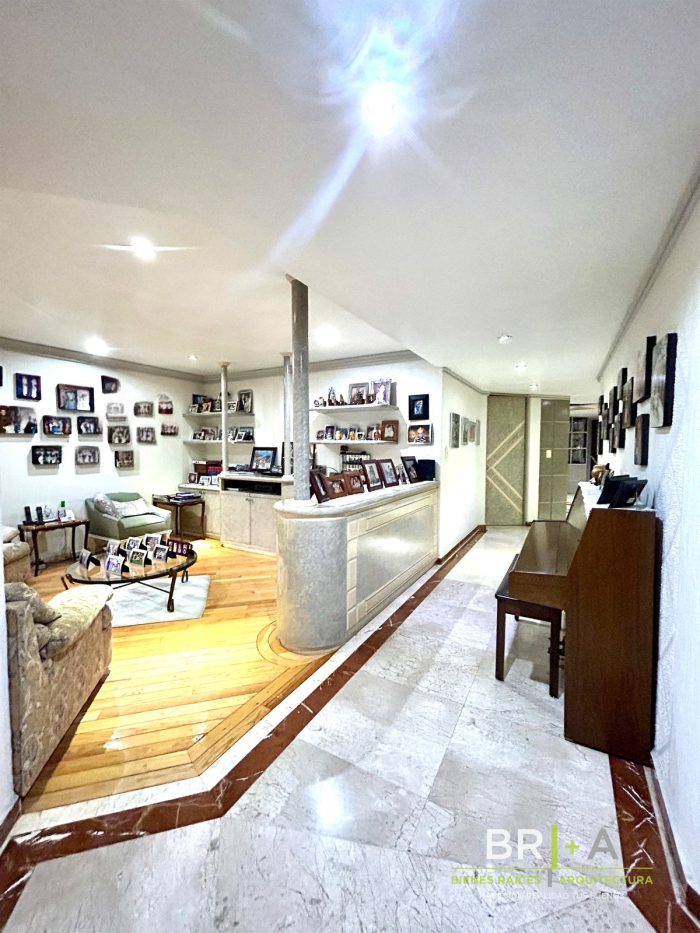 Departamento Con Terraza En Venta En Lomas De Chapultepec .