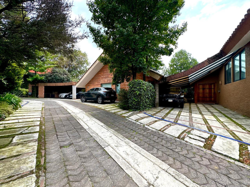 Exclusiva Residencia en Castorena �?? Confort, Estilo y Seguridad en un Solo Lugar
