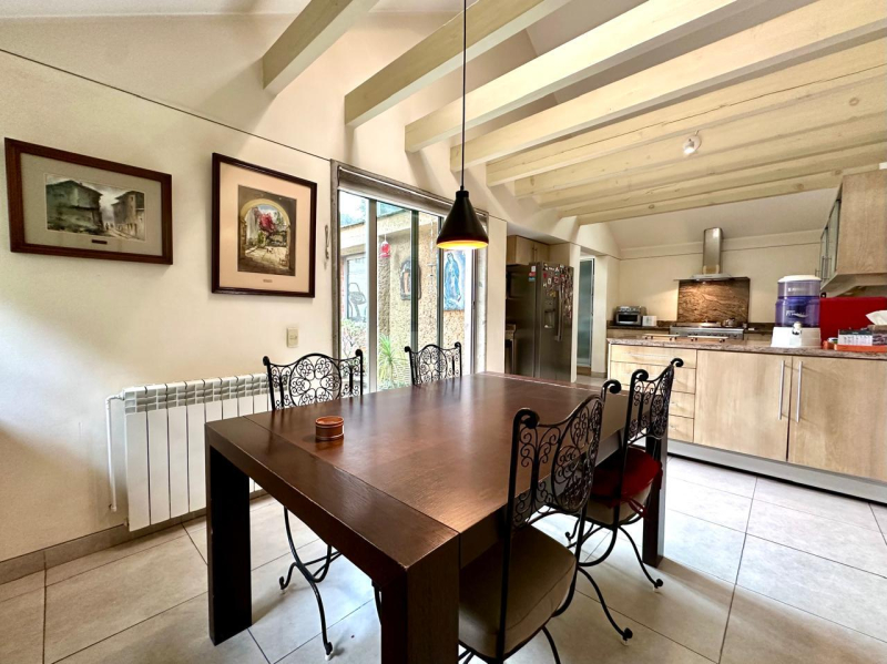 Exclusiva Residencia en Castorena �?? Confort, Estilo y Seguridad en un Solo Lugar