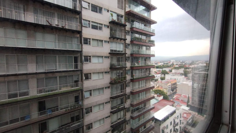 Venta Departamento En Grand Tower Del Valle, Piso 13