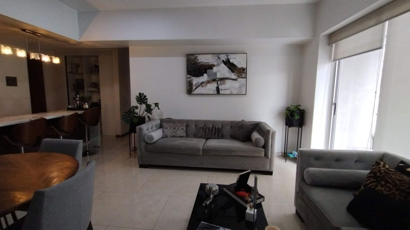 Venta Departamento En Grand Tower Del Valle, Piso 13